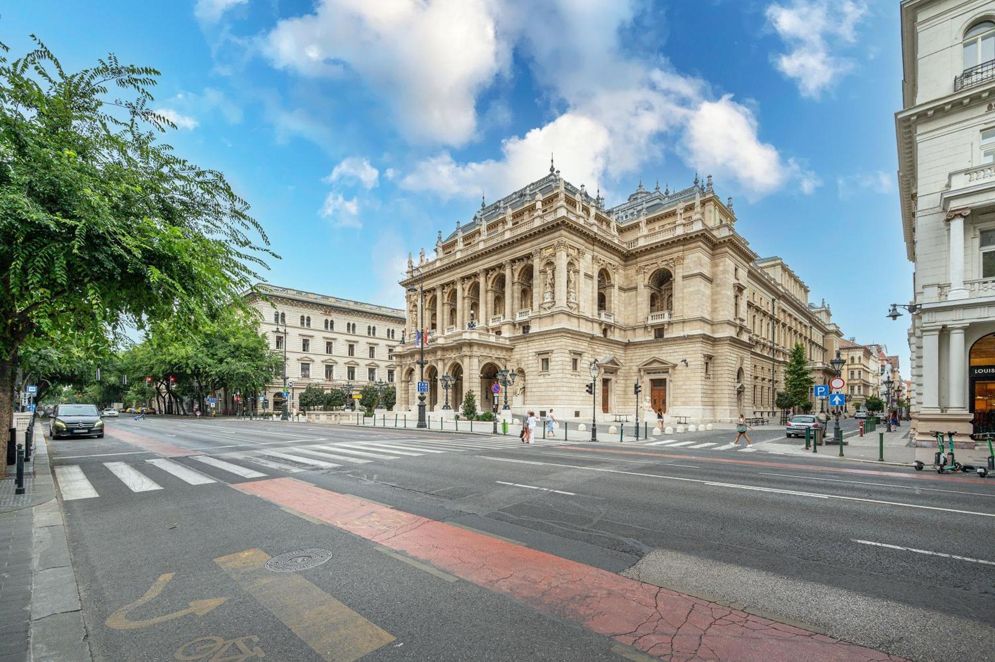 Andrassy 28, Next To Opera, Parking Lägenhet Budapest Exteriör bild